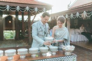 ชุดไทยเจ้าสาว ชุดไทยจักรพรรดิ์ เช่าที่แบมบี้ เวดดิ้ง ห้วยขวาง